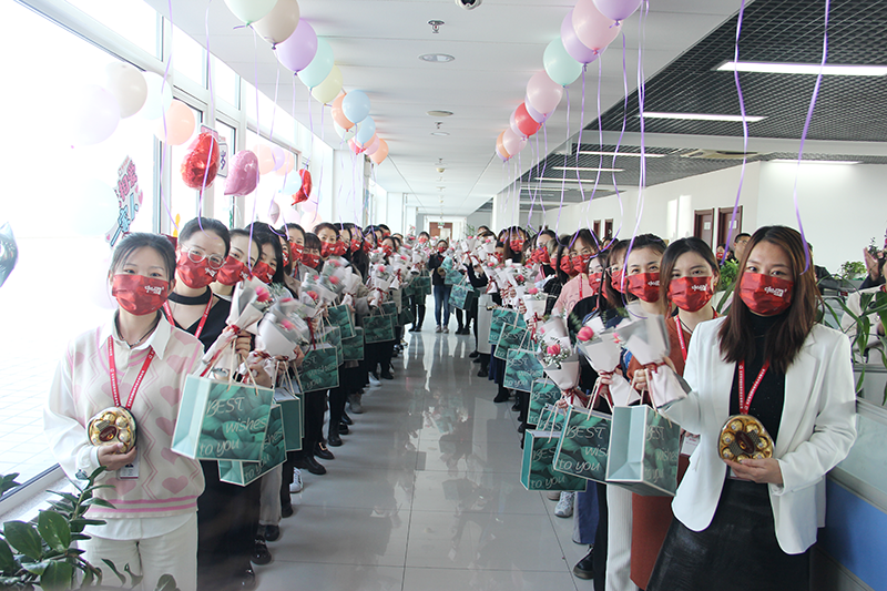 致最美女神：不负芳华，不负青春，最爱是你！