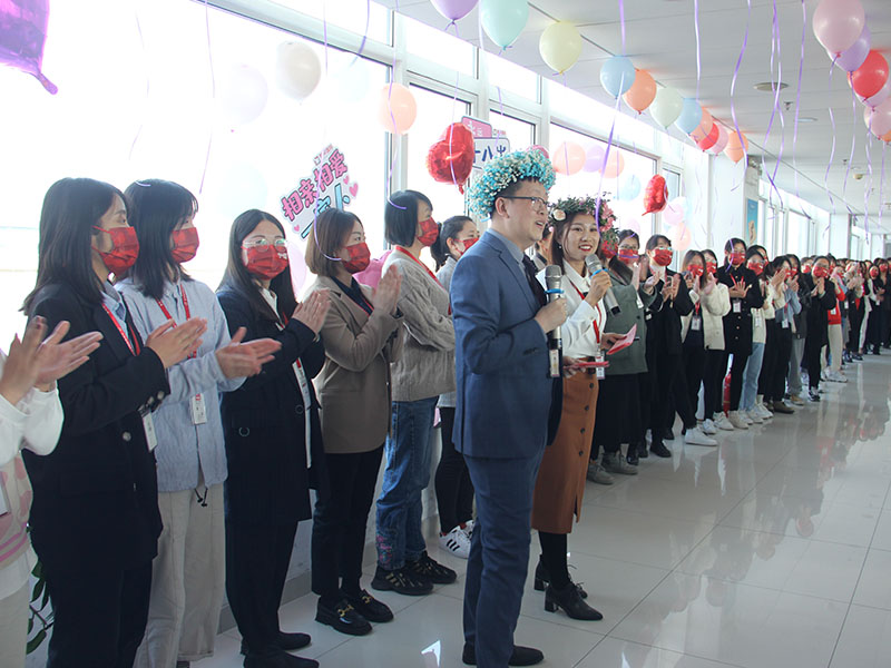 致最美女神：不负芳华，不负青春，最爱是你！