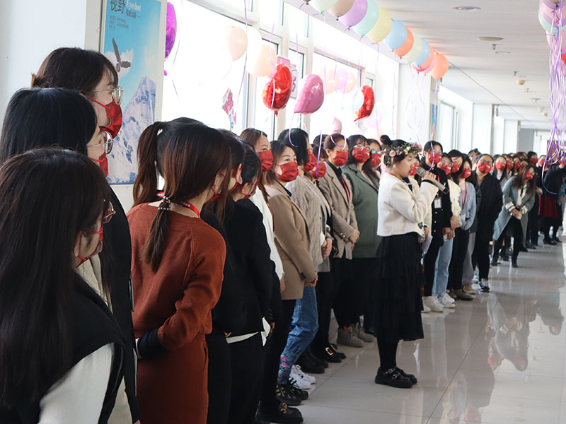 致最美女神：不负芳华，不负青春，最爱是你！