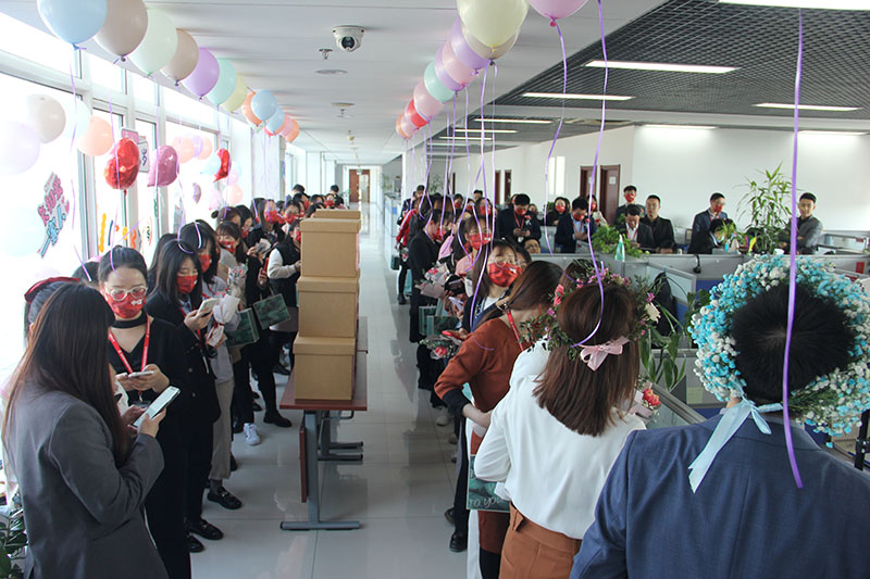 致最美女神：不负芳华，不负青春，最爱是你！