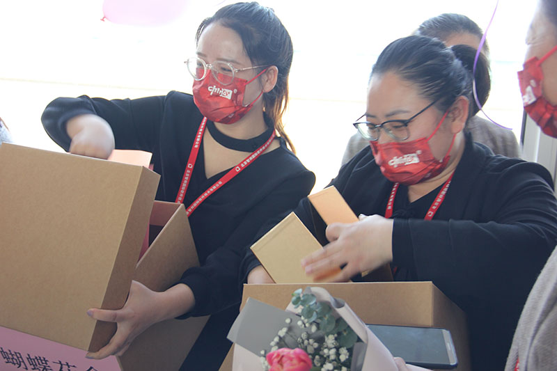 致最美女神：不负芳华，不负青春，最爱是你！