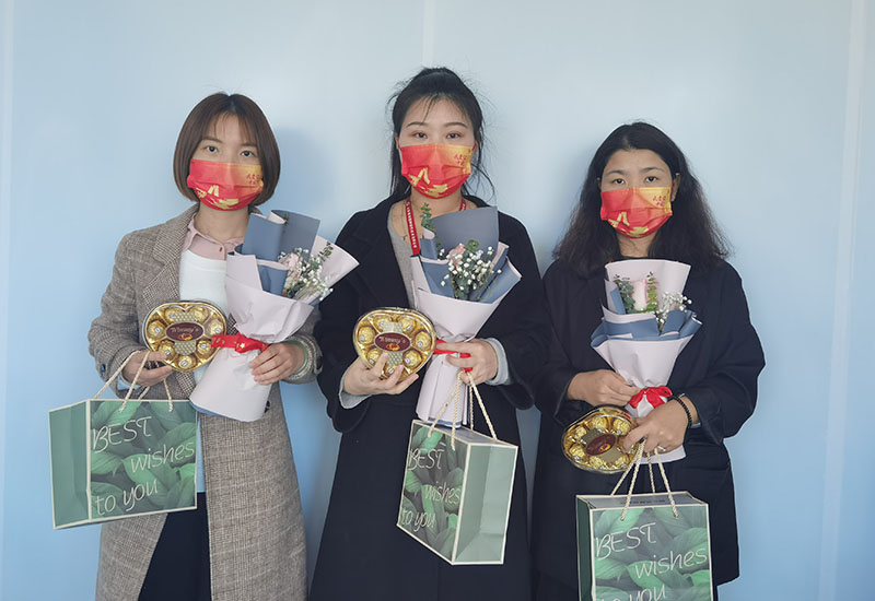 致最美女神：不负芳华，不负青春，最爱是你！