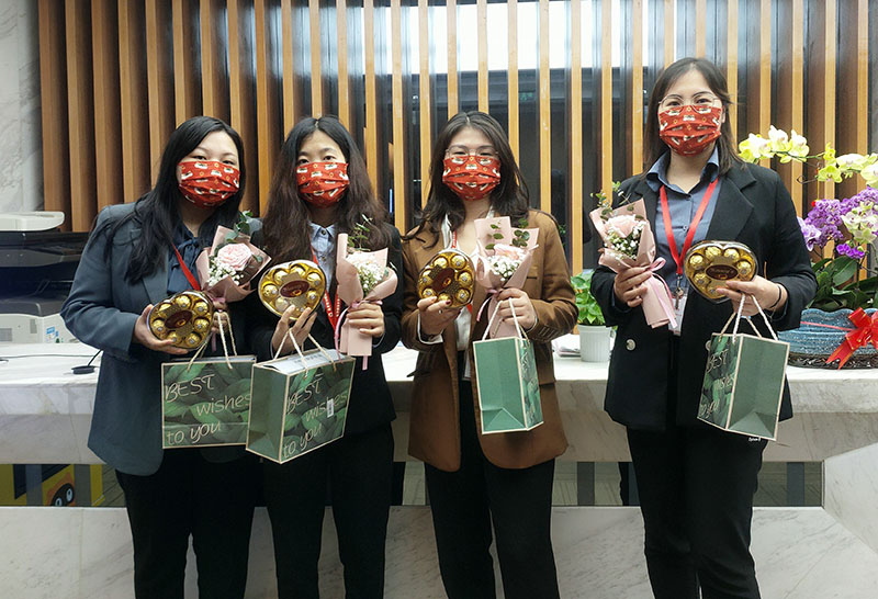 致最美女神：不负芳华，不负青春，最爱是你！