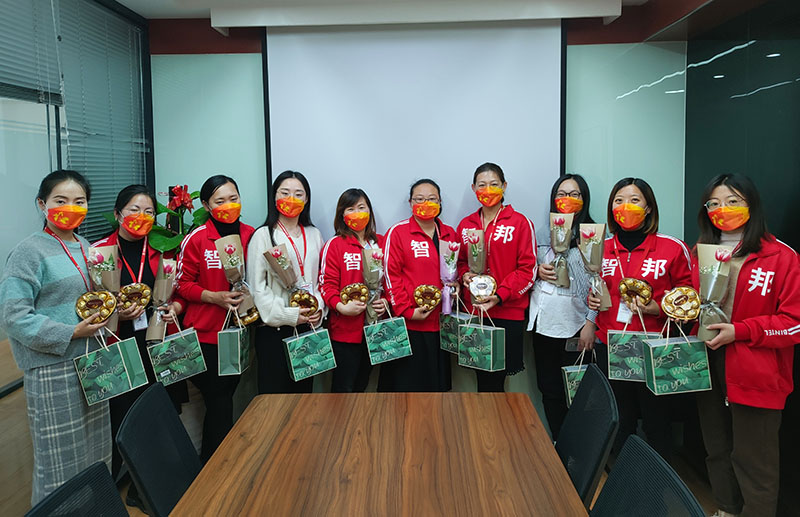 致最美女神：不负芳华，不负青春，最爱是你！