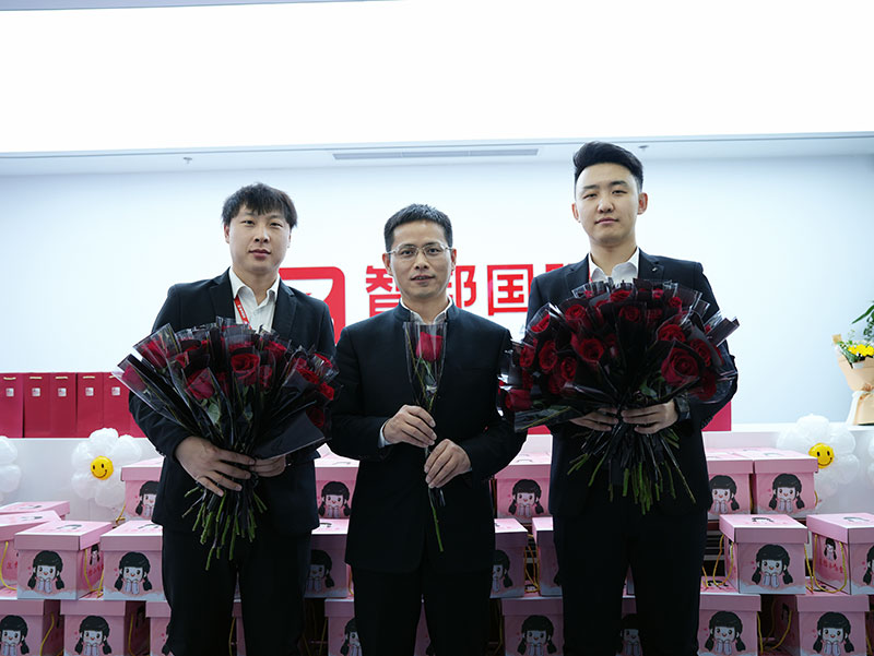 向美而生,灼灼其华,女神节快乐! 向美而生,灼灼其华,女神节快乐!