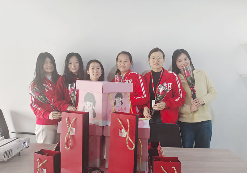 向美而生,灼灼其华,女神节快乐! 向美而生,灼灼其华,女神节快乐!