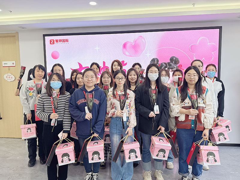 向美而生，灼灼其华，女神节快乐！