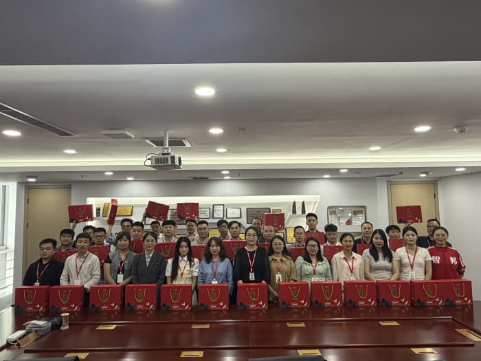 月满华诞，家国同庆，智邦国际祝您中秋国庆双节快乐！